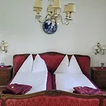 Wunderschoene Mit Privatstrand Villa *