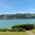 Wunderschoene Mit Privatstrand Spiez