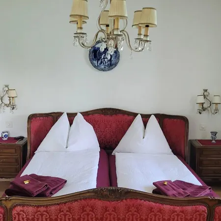 Wunderschoene Mit Privatstrand Villa *