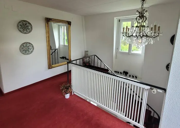 Wunderschoene Mit Privatstrand Villa *