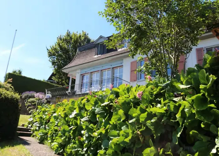 Wunderschoene Mit Privatstrand